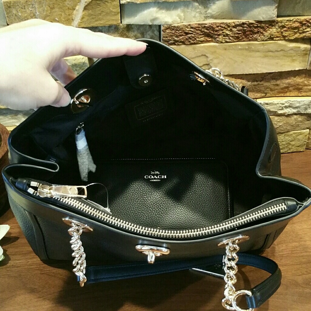 *SOLD* NEW Coach Turnlock Edie & Wallet - Picture 5 of 8